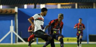Lukas Ulhoa marcoU o único gol da partida no Estádio Jacques da Luz