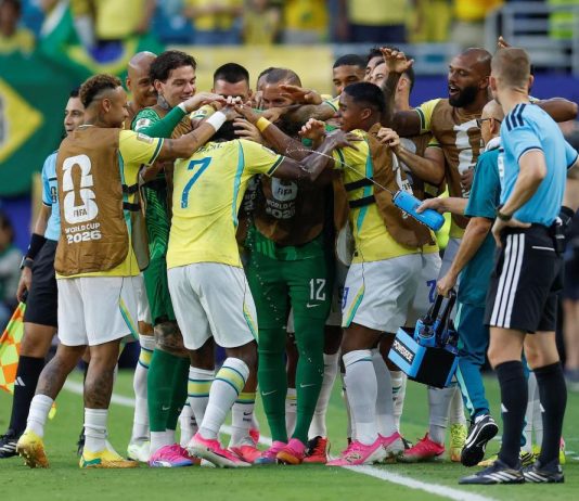 Em noite de Vini Jr e volta de Neymar, Brasil venceu Escócia e avança na liderança