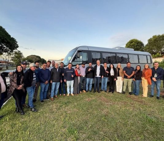 Com investimento de R$ 612 mil, Tacuru recebeu ônibus para atender pacientes da rede pública