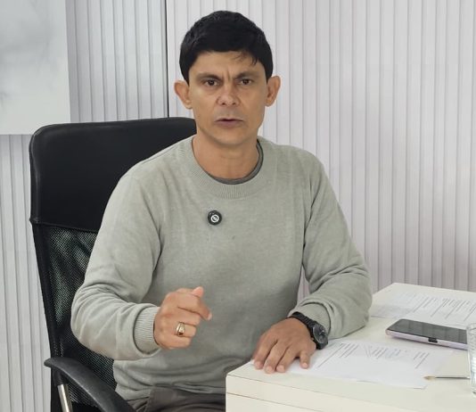 Fala Sério! desta quarta-feira traz pautas sobre festas públicas municipais, compromissos do governo estadual com os municípios, negociação entre prefeituras e servidores e a volta de repórter policial à tv Sobrinho