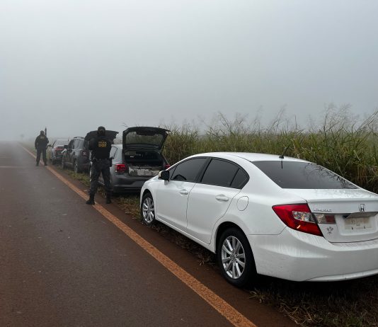 DOF desarticula comboio com cinco carros e apreende mais de 400 quilos de drogas em Aral Moreira