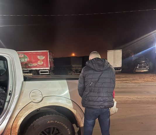 Homem é preso com caminhonete furtada após perseguição policial em Guaíra