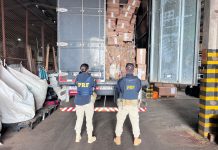 PRF apreende caminhão carregado com 200 mil maços de cigarros contrabandeados em Quatro Pontes