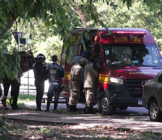 Idosa de 71 anos fica gravemente ferida após avançar sinalização e colidir com carro em Amambai