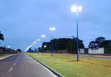 Nova iluminação em Mundo Novo em funcionamento e Fala Sério! critica falta de emenda de senadora