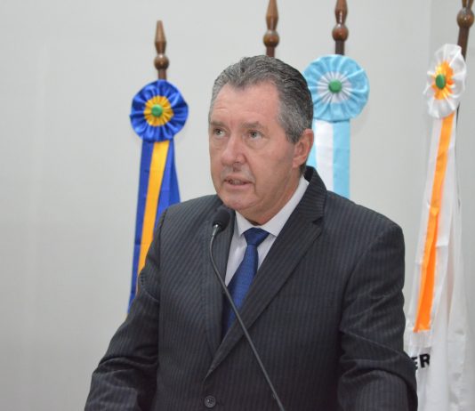 Câmara de Paranhos decide, por unanimidade, seguir com processo de investigação do prefeito Heliomar