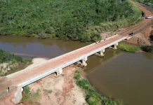 Ponte sobre o Rio Iguatemi é concluída; segunda estrutura está em andamento entre Tacuru e Sete Quedas