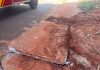 Celular iPhone cai em bueiro durante corrida e Corpo de Bombeiros auxilia jovem em Mundo Novo