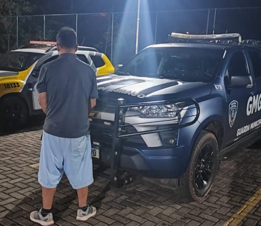 Guarda Municipal e Polícia Militar recupera veículo furtado e prende suspeito em Guaíra