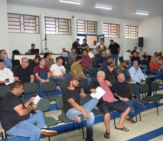 Leilão da prefeitura de Iguatemi arrecadou R$ 374.300 com venda de veículos e bens em desuso