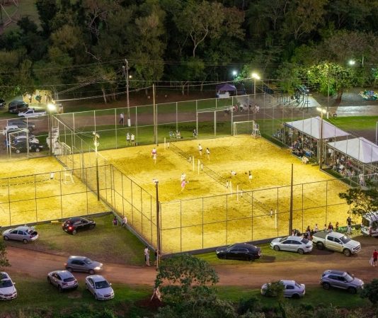 Final regional da Copa Lindeira de Beach Tennis reúne atletas de 12 municípios em Guaíra