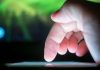 Uso excessivo da internet pode afetar saúde mental e alterar comportamento, aponta estudo
