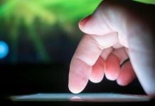 Uso excessivo da internet pode afetar saúde mental e alterar comportamento, aponta estudo