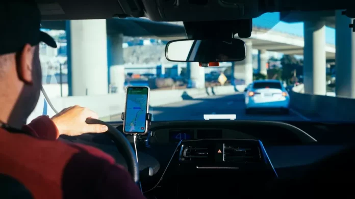 motorista-de-aplicativo-tipo-uber-1651241069271_v2_900x506.jpg