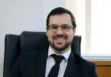 Tarifas de 25% dos EUA buscam desindustrializar o Brasil, diz André Naves