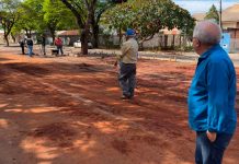 Prefeito de Iguatemi visita obra de novo estacionamento na Igreja Matriz
