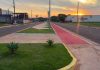 Reforma da Avenida Mato Grosso avança com pintura da pista de caminhada em Itaquiraí