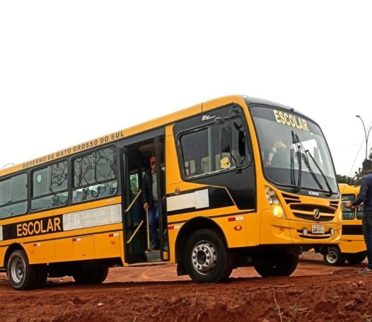 Ônibus do transporte escolar da prefeitura de Japorã passam por inspeção geral
