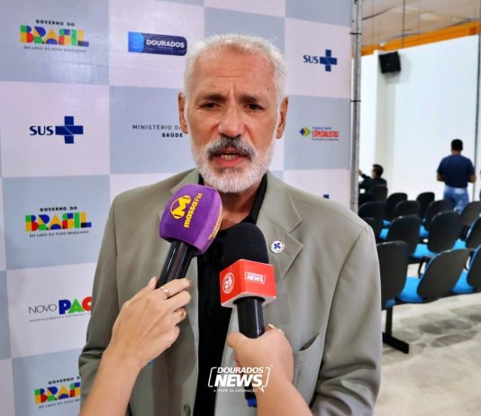 Representante do Ministério da Saúde visita carreta de exames de imagem em Iguatemi