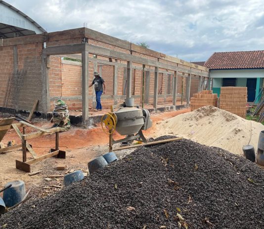 Com investimento de R$ 499 mil, obra de três novas salas na Escola Carlos Chagas avança em Mundo Novo