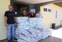 Secretaria de Saúde entrega 3.200 fraldas geriátricas ao Lar do Idoso de Mundo Novo