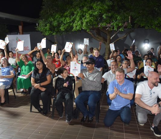 Iguatemi: moradores do Santa Jalmira receberam títulos de propriedade após mais de 30 anos de espera
