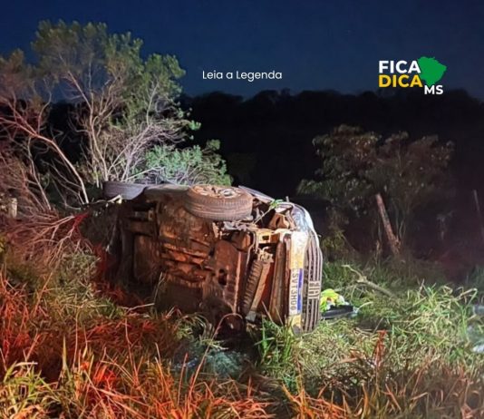 Veículo capota após desviar de motocicleta na MS-156, entre Amambai e Tacuru