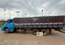 BPFRON apreende caminhão com 20 mil pacotes de cigarros contrabandeados do Paraguai em Mercedes