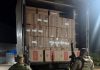 PF e BPFRON apreendem caminhão com cerca de 800 caixas de cigarros contrabandeados