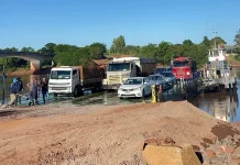 Balsa do Rio Piquiri volta a operar com restrições entre Terra Roxa e Francisco Alves