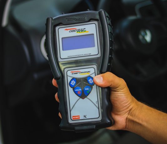 Itaquiraí – Dupla tenta furtar caminhonete com scanner de codificação de chaves e foge deixando aparelho no local