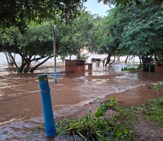 Itaquiraí intensifica recuperação de estradas após chuvas e suspende camping na Praia da Amizade