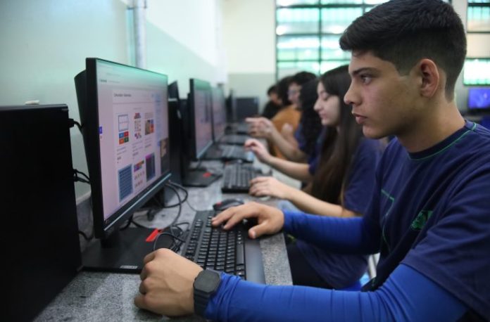 Escola-Estadual-Sebastiao-Santana-de-Oliveira-Foto-Alvaro-Rezende-11-730x480 (1)