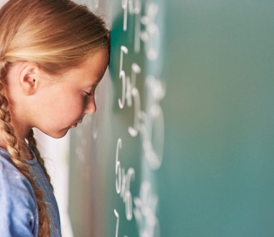 Dislexia: Entenda os principais sinais e impactos do transtorno de aprendizagem nas crianças