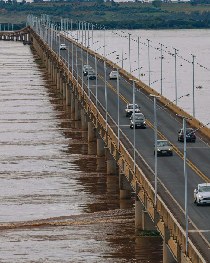 Ponte Ayrton Senna recebe iluminação com energia solar e novos dispositivos de segurançaO Municí (3)