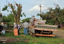 Prefeitura de Amambai inicia entrega de materiais para famílias atingidas pelo vendaval