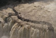 Passarela das Cataratas em Foz do Iguaçu é interditada devido à vazão elevada do Rio Iguaçu